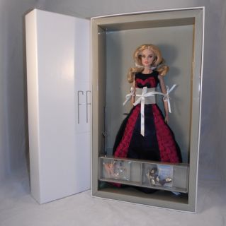 High Point Vanessa Giftset Doll 2012 Tropicalia Convention Exclusive