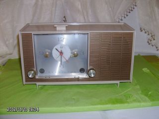 Vintage RCA Tube Radio Alarm Clock