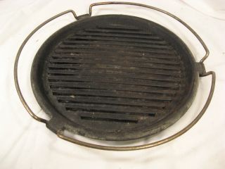 Round Cast Iron Stovetop Campfire Griddle Grill by Ilsa