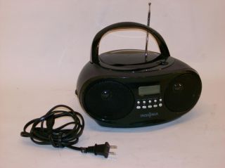 Insignia NS B4111 Portable CD Player Am FM Radio w Aux Plug in Boombox