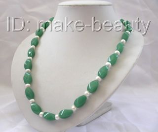  22 White Freshwater Cultured Pearl Green Jade Necklace B415