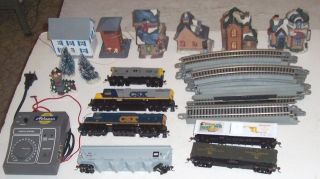 ATHEARN Complete HO Scale Train Set With Kadees E Z Track Village Buildings  