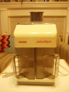 Singer Juice Extractor Model 774 Separate Pulpe Juice Containers