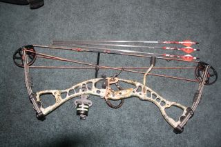 Hoyt Alphamax 32 Bow Loaded Complete Package