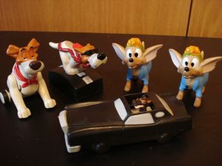 Five Toys Burger King Car from Dogs Racing Dog Chihuahua Oliver