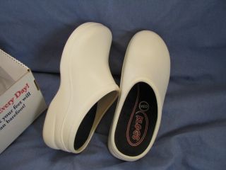 Klogs Dusty White Nursing Professional Shoes w Box Wmns Size 6 Med
