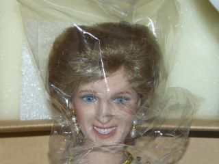 Princess Diana Doll Ashton Drake Diana in Saudi Arabia Porcelain Mint