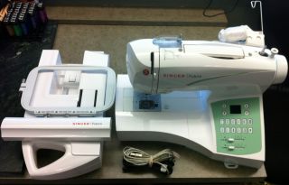 Singer Futura CE 250 Sewing Machine Embroidery Combo