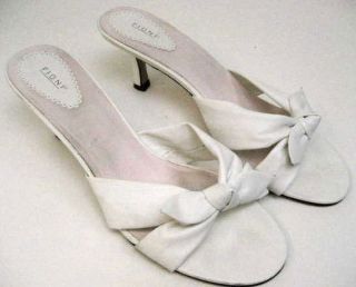 Fioni Womens White Crossed Bow Open Toe Sandals Slides Heels Sz Size 9