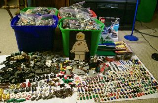 Lego Collection Lot 140 Pounds lbs   220 Minifigs   Old Castle Pirates