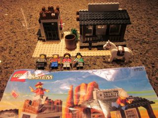LEGO Western Set #6755 Sheriffs Lock Up with Instructions 4 minifigs