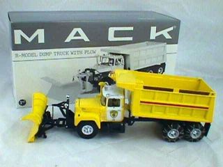 WHITE PLAINS NY   SNOW PLOW DUMP TRUCK   1/34 Scale Model   FIRST GEAR