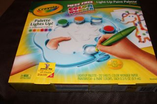 New Crayola Color Wonder Mess Free Light Up Paint Palette