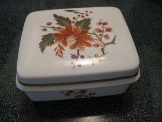 Royal Worcester Lynbrook Porcelain Powder Box Soap Dish