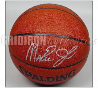 MAGIC JOHNSON LA LAKERS AUTOGRAPHED SPALDING OFFICIAL INDOOR OUTDOOR