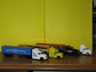 Maisto Semi Truck and Trailers Cargo Truck