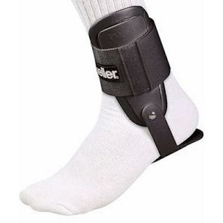 Mueller Sports Lite Active Hinged Ankle Brace Volleyba​ll Basketball