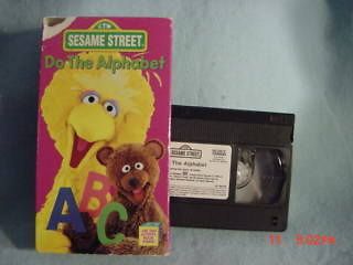 Sesame Street DO THE ALPHABET CTW 1996 vhs