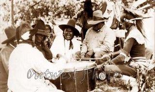 1928 CROW NATIVE AMERICAN INDIAN POW WOW DRUMMERS DRUM PHOTO