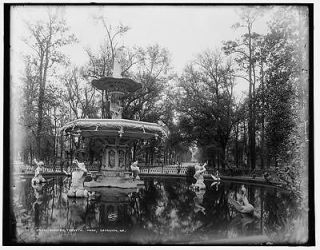 Fountain,Forsyth Park,statues,sculptures,swans,birds,Savannah,Georgia