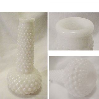 milk glass bud vases in Decorative Collectibles