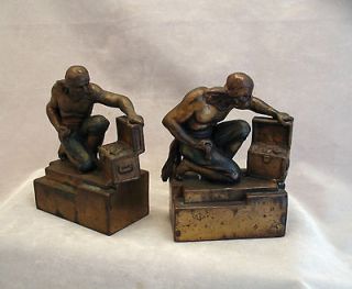 Herzel   Pirate with Treasure Chest Bookends   Pompeian Bronze Co