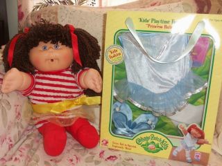 1990 cabbage patch first edition birthday blows doll w/ ballerina