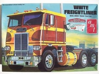 AMT WHITE FREIGHTLINER TRUCK TRACTOR MODEL KIT 620 Dual Drive Tractor