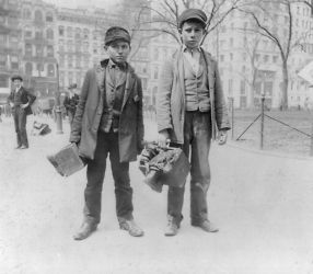 1896 Bootblacks, New York. 2 small boys with shoe shine boxes. Vintage