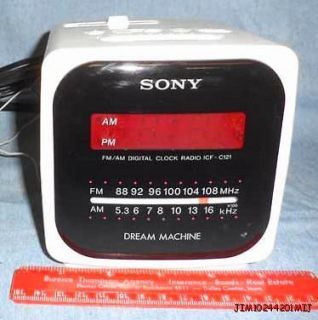 VINTAGE SONY DREAM MACHINE DIGITAL CLOCK RADIO ICF C121 CUBE MID