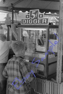 Claw Vending 5 Cent Machine Crane Digger Game Boy@ Carnival Fair