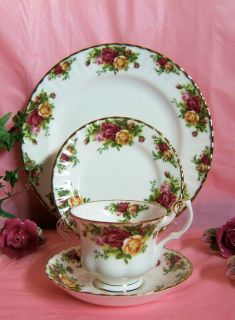 Royal Albert Old Country Roses 16 piece Dinnerware Set 1st Quality