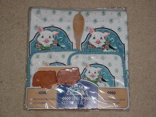 COUNTRY CRAFTS ~ 7 Piece Kitchen Gift Set ~ NEW ~ Blue Pink ~ Pigs