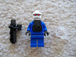 LEGO Batman Minifig   Super Rare Mr Freeze with Helmet Gun & Backpack