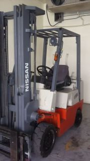 NISSAN 5000 LBS FORKLIFT NEW PAINT,RIMS AND TIRES 
