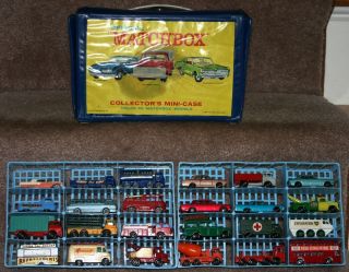 Vintage 1969 Matchbox Lesney Collectors Case Full with 24 Cars