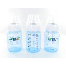 Philips Avent Blue 9 ounce Bpa free Natural Feeding Bottles (pack Of 3) (BluePack of three (3) bottlesSlow flow nipplesBPA freeProven to reduce fussiness and colicCapacity 9 ouncesSuggested age One month and upCare instructions Dishwasher and microwave