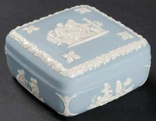 Wedgwood Cream Color On Lavender (Plain Edge) Square Box, Fine China Dinnerware