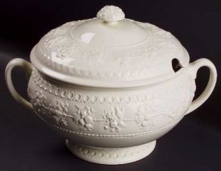 Wedgwood Wellesley Tureen &  Lid, Fine China Dinnerware   Off White, Embossed  F