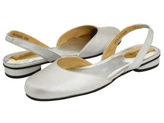 Ros Hommerson Marigold Womens Flat Shoes (Silver)