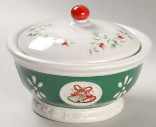 Pfaltzgraff Winterberry Candy Box with Lid, Fine China Dinnerware   Stoneware,Gr